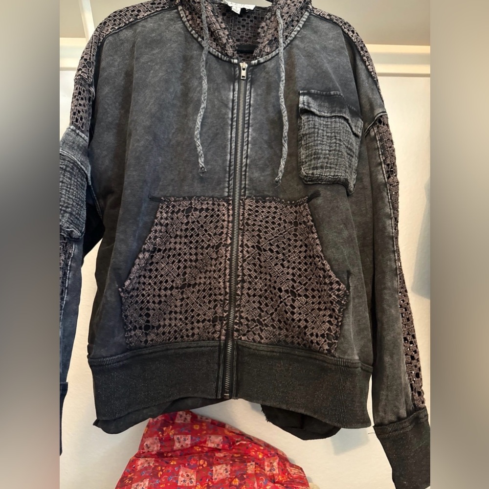 Oli & Hali Solid Color Open Twist Back Jacket in Black NWOT SMALL - Picture 7 of 12